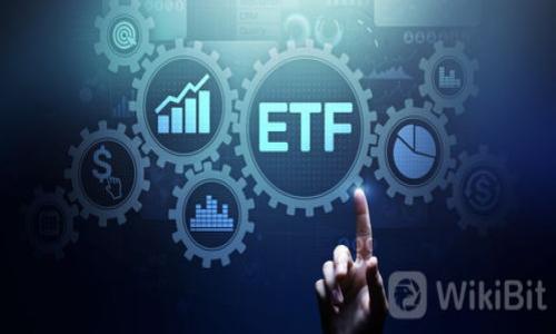 区块链是一种去中心化的分布式账本技术，通过加密和数据结构的组合，确保数据的安全性和透明性。简单来说，区块链可以理解为一个由多个区块组成的链，每个区块中存储了一定数量的数据（如交易记录），而每个区块又通过加密算法与前一个区块相连接，形成一个整体的链条。

区块链的核心特点包括：

1. **去中心化**：数据分散在多个节点上，而不是存储在单一的服务器中，没有中央控制机构。
2. **透明性**：所有的数据交易对所有参与者公开，可验证，确保信息的透明和真实性。
3. **安全性**：一旦数据被记录在区块链中，就几乎不可能被篡改，确保数据的完整性。
4. **不可逆性**：对区块链上的交易，完成后无法撤销，增加了交易的可信度。
5. **智能合约**：区块链支持程序化的合约，使得自动执行协议成为可能，提升了交易的效率。

区块链技术最初被用于比特币等数字货币，但如今已被广泛应用于金融、医疗、供应链管理等多个领域。